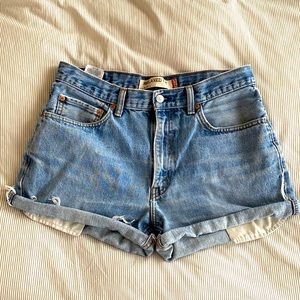 Levi’s 550 cut off shorts